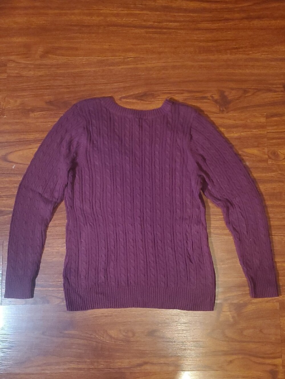 Hollister Women's Cable Knit V-Neck Sweater - Wine - Picture 3 of 3